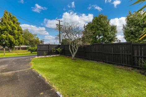 Photo of property in 48 Waimumu Road, Massey, Auckland, 0614