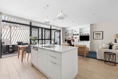 Photo of property in 204/86 Alpha Street, Cambridge, 3434