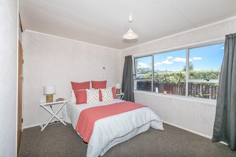 Photo of property in 8a Tanekaha Place, Pukete, Hamilton, 3200