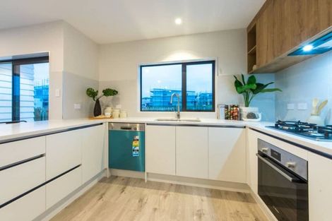 Photo of property in 15 Tahingamanu Road, Hobsonville, Auckland, 0616