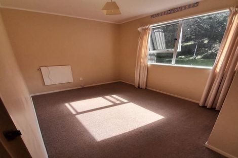 Photo of property in 25 Hartford Crescent, Totara Park, Upper Hutt, 5018