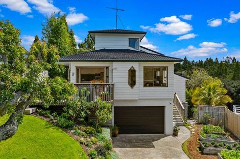 Photo of property in 10 Mosman Place, Chatswood, Auckland, 0626