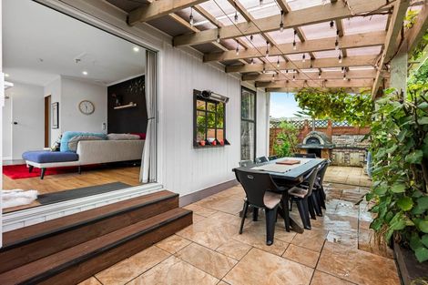 Photo of property in 2/57 Solar Road, Glen Eden, Auckland, 0602