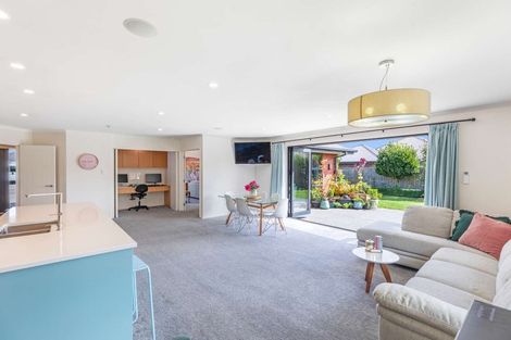 Photo of property in 11 Larne Place, Belfast, Christchurch, 8051