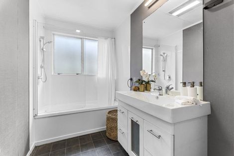 Photo of property in 1 Branch Road, Welbourn, New Plymouth, 4312