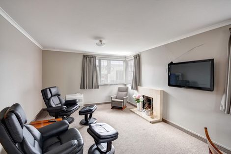 Photo of property in 73 Macandrew Road, South Dunedin, Dunedin, 9012