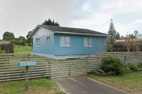 Photo of property in 15 Sarah Street, Waikawa Beach, Manakau, 5573