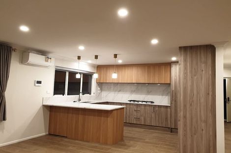 Photo of property in 7 Marco Place, Highland Park, Auckland, 2010