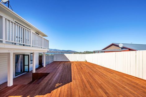 Photo of property in 6 Tamahine Street, Maupuia, Wellington, 6022