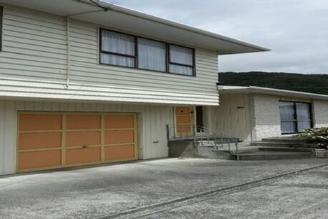 Photo of property in 44 Saint Ronans Avenue, Waterloo, Lower Hutt, 5011