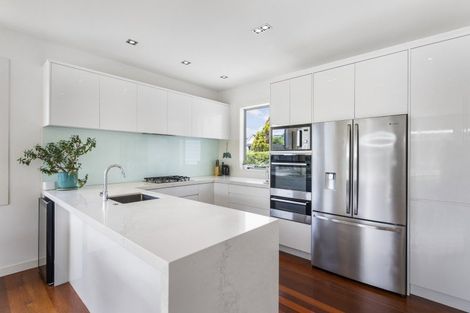 Photo of property in 2/51 Beach Road, Mellons Bay, Auckland, 2014