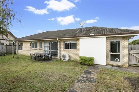 Photo of property in 14 Russett Grove, Henderson, Auckland, 0612