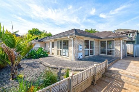Photo of property in 27 John Brooke Crescent, East Tamaki Heights, Auckland, 2016