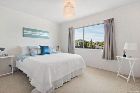 Photo of property in 14 Jenelin Road, Glendene, Auckland, 0602