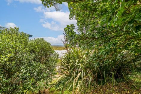 Photo of property in 40 Gill Avenue, Te Atatu Peninsula, Auckland, 0610