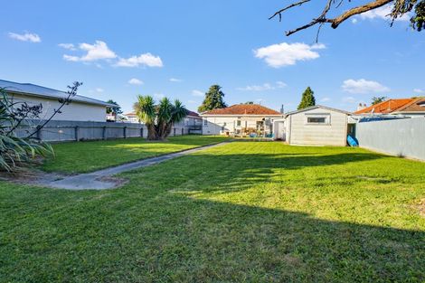 Photo of property in 32 Botanical Road, Takaro, Palmerston North, 4412