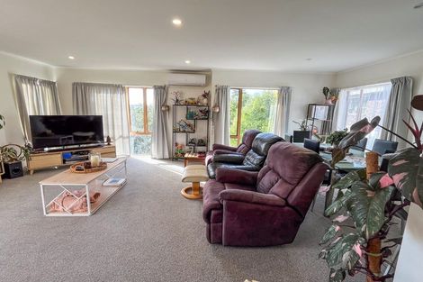 Photo of property in 12 Prince Regent Drive, Half Moon Bay, Auckland, 2012