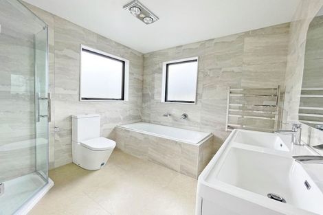 Photo of property in 20 Baumea Rise, Massey, Auckland, 0614