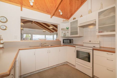 Photo of property in 107 Centennial Drive, Whitianga, 3510