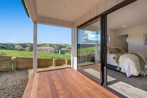 Photo of property in 4d Forlong Rise, Helensville, 0800