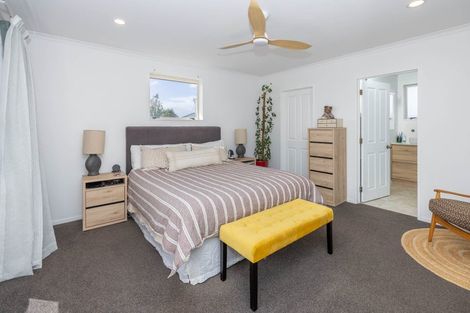 Photo of property in 12 Flora Way, Rototuna, Hamilton, 3210