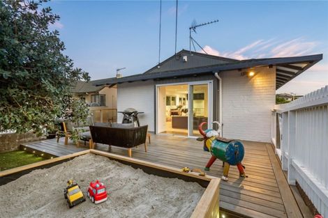 Photo of property in 1/16 Bracken Avenue, Takapuna, Auckland, 0622