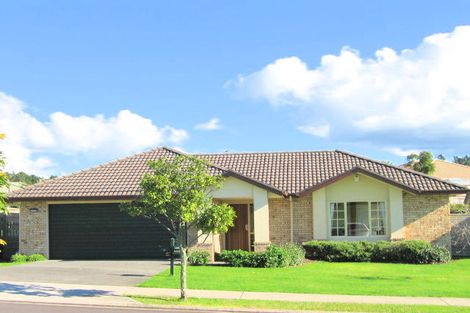 Photo of property in 38 Hillwell Drive, Henderson, Auckland, 0612