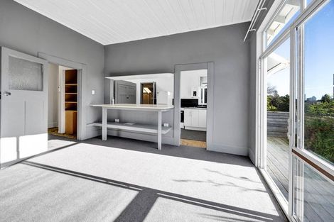 Photo of property in 98 Liardet Street, New Plymouth, 4310