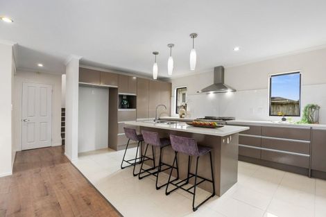 Photo of property in 8 Mulu Place, Fairview Heights, Auckland, 0632