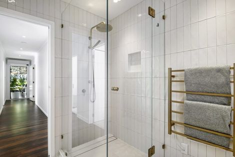 Photo of property in 48 Sylvia Road, Hillcrest, Auckland, 0627