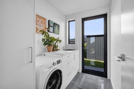 Photo of property in 12 Greenpath Lane, Hurworth, New Plymouth, 4310