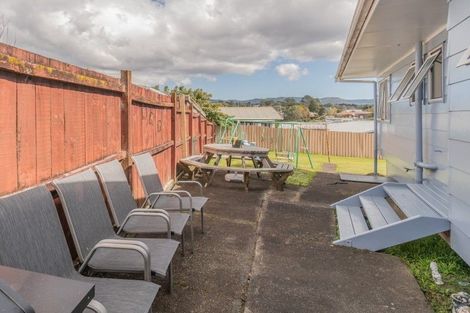 Photo of property in 12 Imperial Place, Henderson, Auckland, 0612