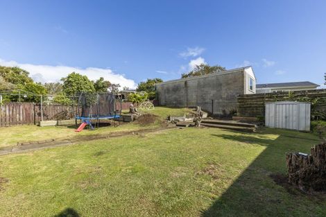 Photo of property in 15 Tarahua Road, Vogeltown, New Plymouth, 4310