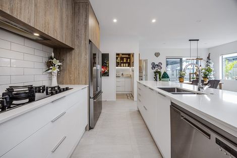 Photo of property in 43 Port Way, Rosehill, Papakura, 2113