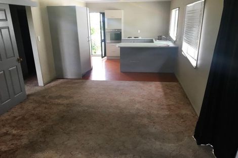 Photo of property in 3199 Great North Road, New Lynn, Auckland, 0600