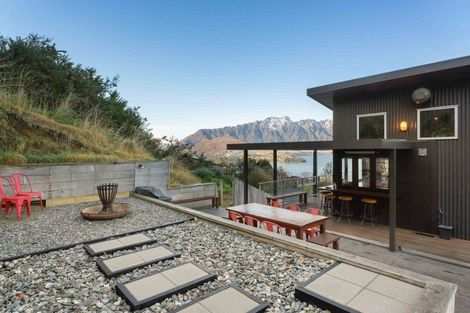 Photo of property in 16b Sainsbury Road, Fernhill, Queenstown, 9300