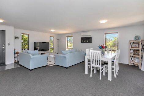 Photo of property in 33 Ocean View Rise, Ruakaka, 0116