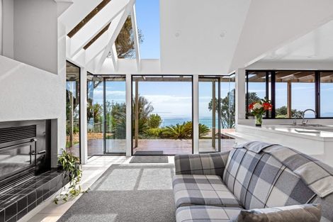 Photo of property in 6 Cliff Road, Torbay, Auckland, 0630