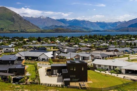 Photo of property in 18 Kotare Drive, Wanaka, 9305