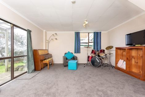 Photo of property in 34 Karaka Street, Helensville, 0800