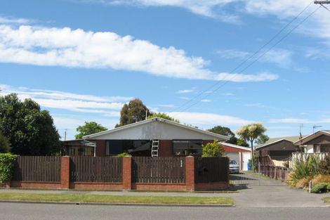 Photo of property in 411 Mairehau Road, Parklands, Christchurch, 8083