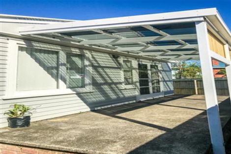 Photo of property in 11 Surrey Street, Manurewa, Auckland, 2102