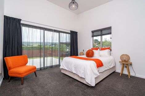 Photo of property in 15 Reeves Street, Green Island, Dunedin, 9018