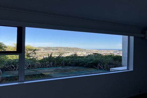 Photo of property in 6 Waiwera Crescent, Maupuia, Wellington, 6022