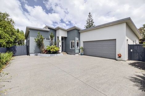 Photo of property in 48 Aurea Avenue, Pakuranga, Auckland, 2010