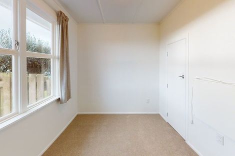 Photo of property in 22 Link Road, Newlands, Wellington, 6037