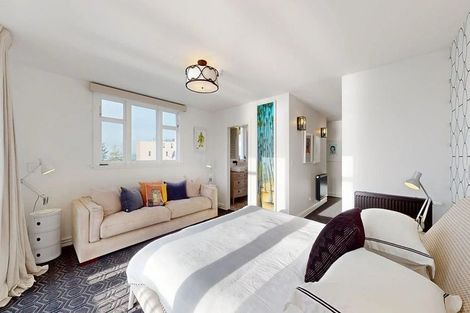 Photo of property in 322 Oriental Parade, Oriental Bay, Wellington, 6011