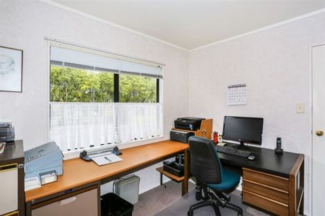 Photo of property in 150 Kaipara Road, Papakura, 2582