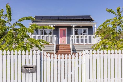 Photo of property in 17 Watts Street, Waipawa, 4210