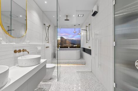 Photo of property in 34 Minaret Ridge, Wanaka, 9305